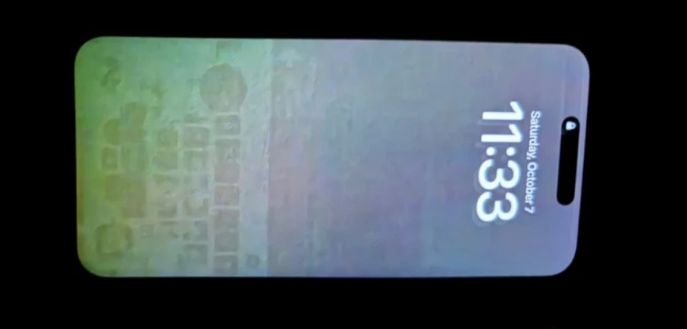 شكاوى من مستخدمي iPhone 15 Pro Max تؤكد على رصد مشكلة في الشاشة