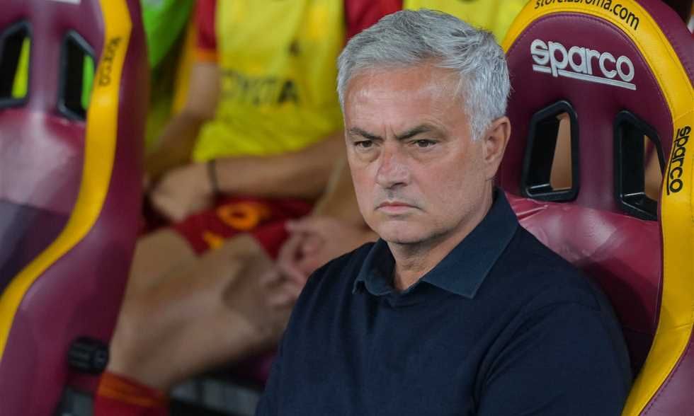 سكاي: مورينيو يقترب من التدريب في السعودية براتب ضخم