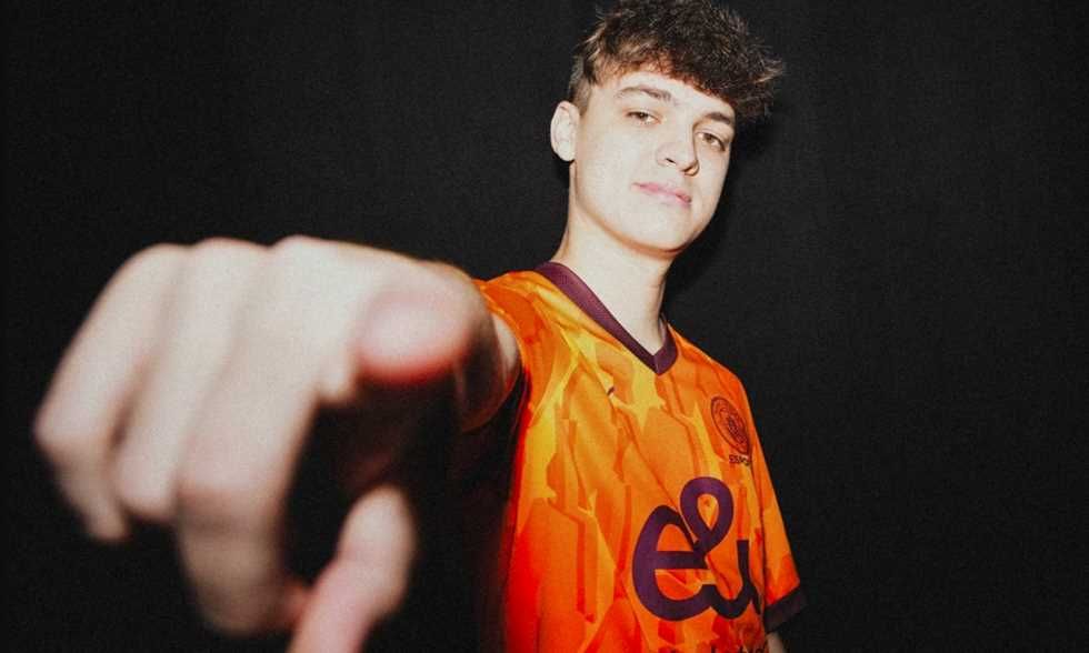 E sports – بطل أوروبا والعالم.. مانشستر سيتي يعلن تعاقده مع تيكز