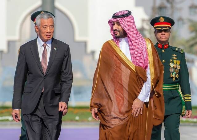 ولي العهد يستقبل رئيس الوزراء السنغافوري لبحث التعاون المشترك بمختلف المجالات