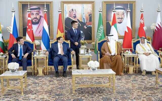 رئيس وزراء فيتنام يصل الرياض للمشاركة في قمة خليجية ودول رابطة الآسيان