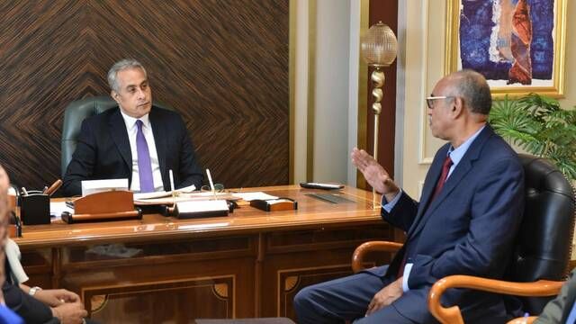 "العمل" و"الخارجية" تبحثان تعزيز العمالة المصرية في السعودية