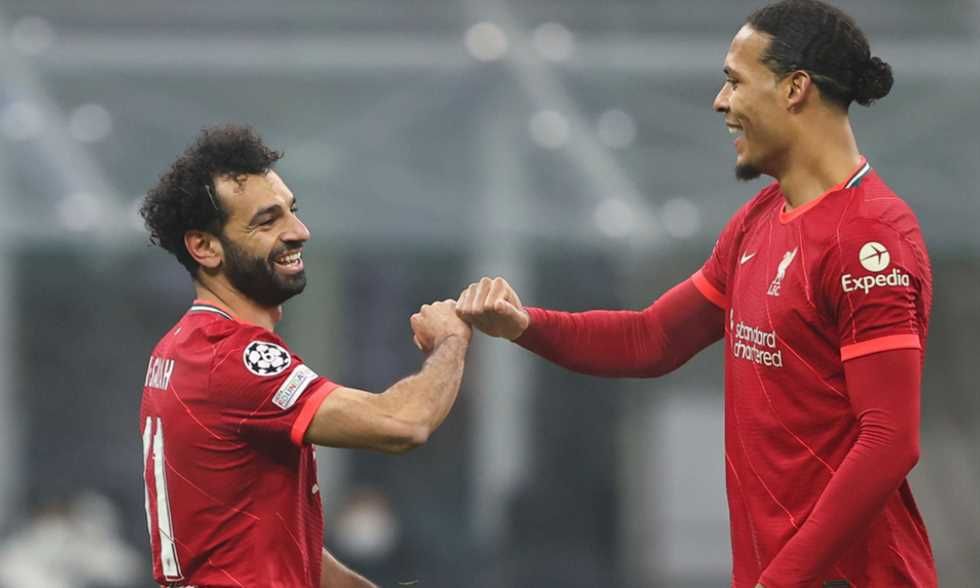 "اللاعبون العظماء يفعلون ذلك".. فان دايك يشيد بـ صلاح بعد ثنائيته ضد إيفرتون