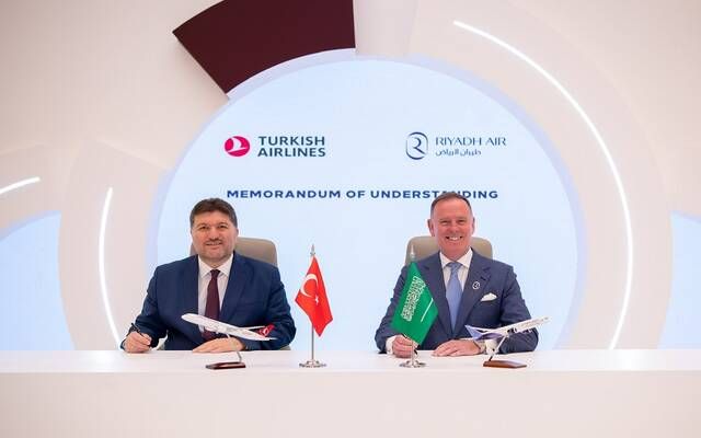 طيران الرياض توقع مذكرة تفاهم لتعاون استراتيجي مع الخطوط التركية