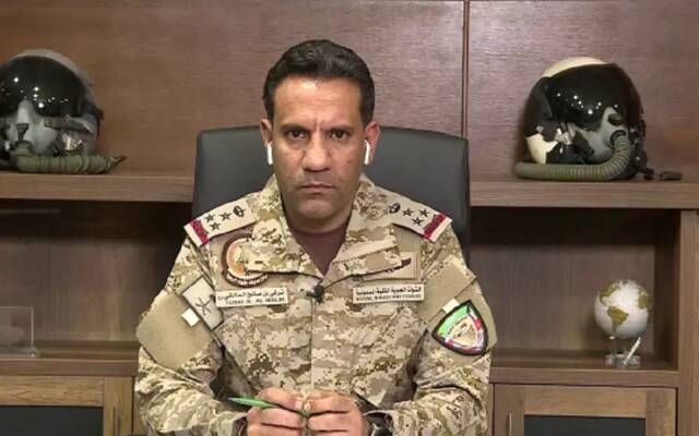 الدفاع: سقوط طائرة مقاتلة أثناء مهمة تدريبية بالمنطقة الشرقية واستشهاد طاقمها