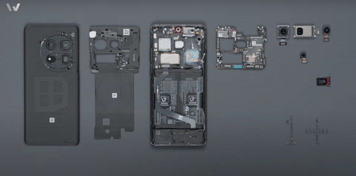 فيديو التفكيك الخاص بهاتف OnePlus 12 يكشف عن غرفة بخار ضخمة