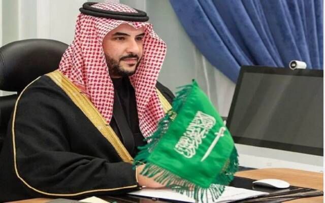 وزير الدفاع يتلقى اتصالًا هاتفيًا من نظيره الأمريكي لبحث تعزيز التعاون العسكري