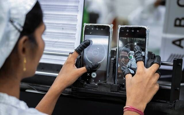 شحنات الهواتف المحمولة بالصين ترتفع لـ289 مليون وحدة في 2023