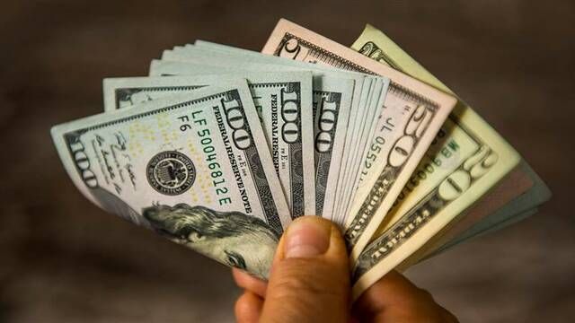 الدولار الأمريكي عند أعلى مستوى منذ نوفمبر 2023