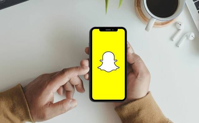 سهم مالكة "سناب شات" يرتفع 25% في البورصة الأمريكية