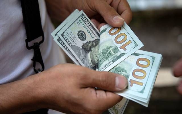 انخفاض أسبوعي للدولار الأمريكي بفعل توقعات خفض الفائدة