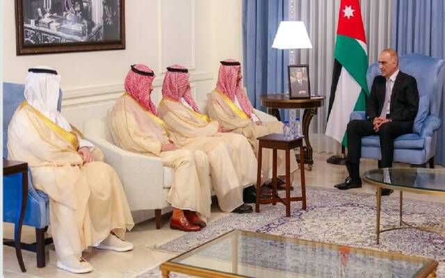 وزير الصناعة يبحث تعزيز التعاون مع الأردن بمجال تصنيع وتسويق الأدوية