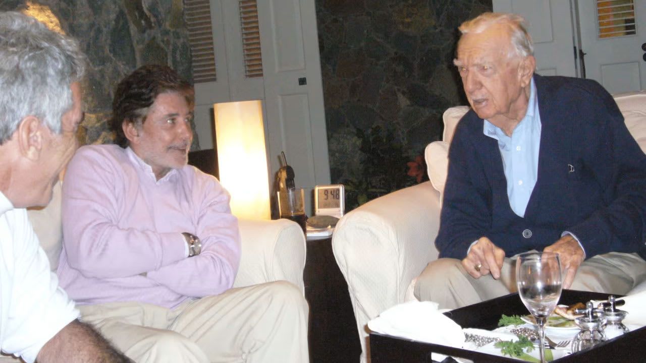 صورة لوالتر كرونكايت مع جيفري إبستين.