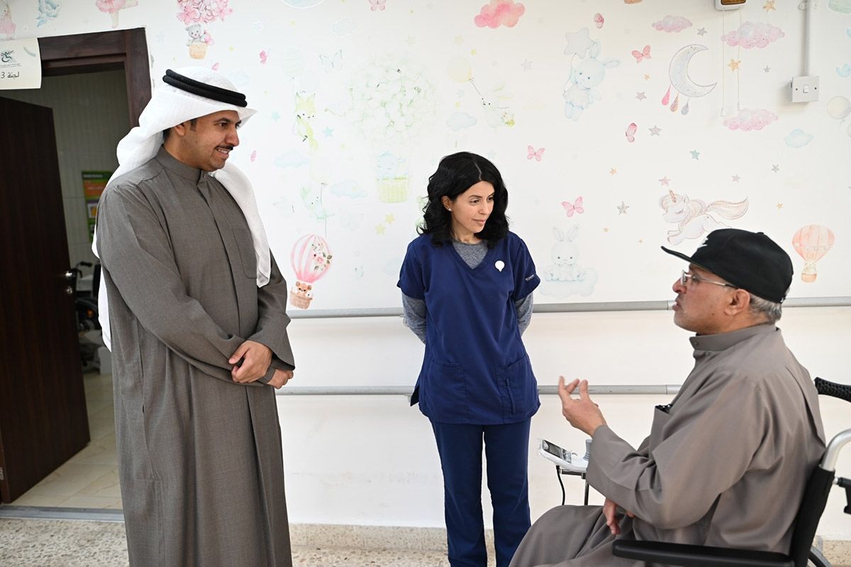 «الإعاقة» باشرت تسليم الكراسي المتحركة للمستفيدين