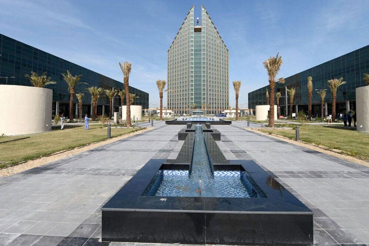 «التطبيقي» وسفير باكستان بحثا التعاون التعليمي والتدريبي