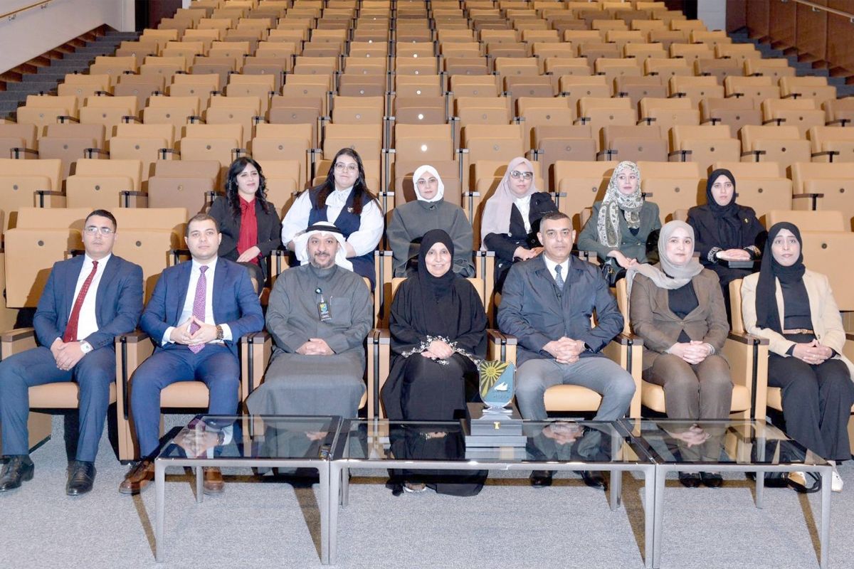 وفد جزائري اطلع على مرافق الجامعة