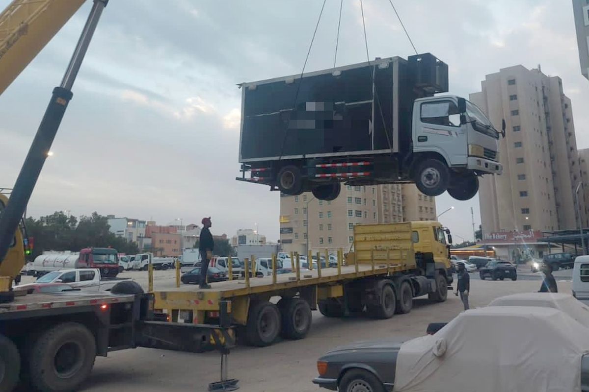 البلدية: رفع 14 سيارة مهملة و2 فود ترك في «مبارك الكبير»