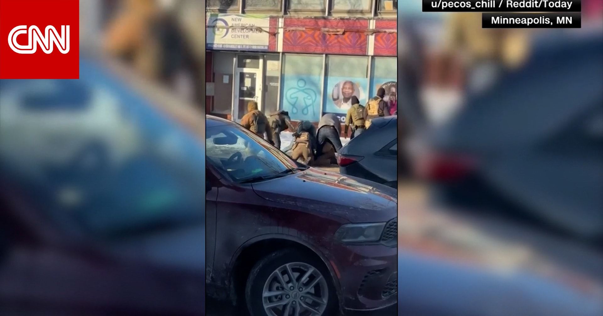 بعد ضرب مبرح.. شاهد لحظة إطلاق عملاء فيدراليين النار على رجل في مينيابوليس