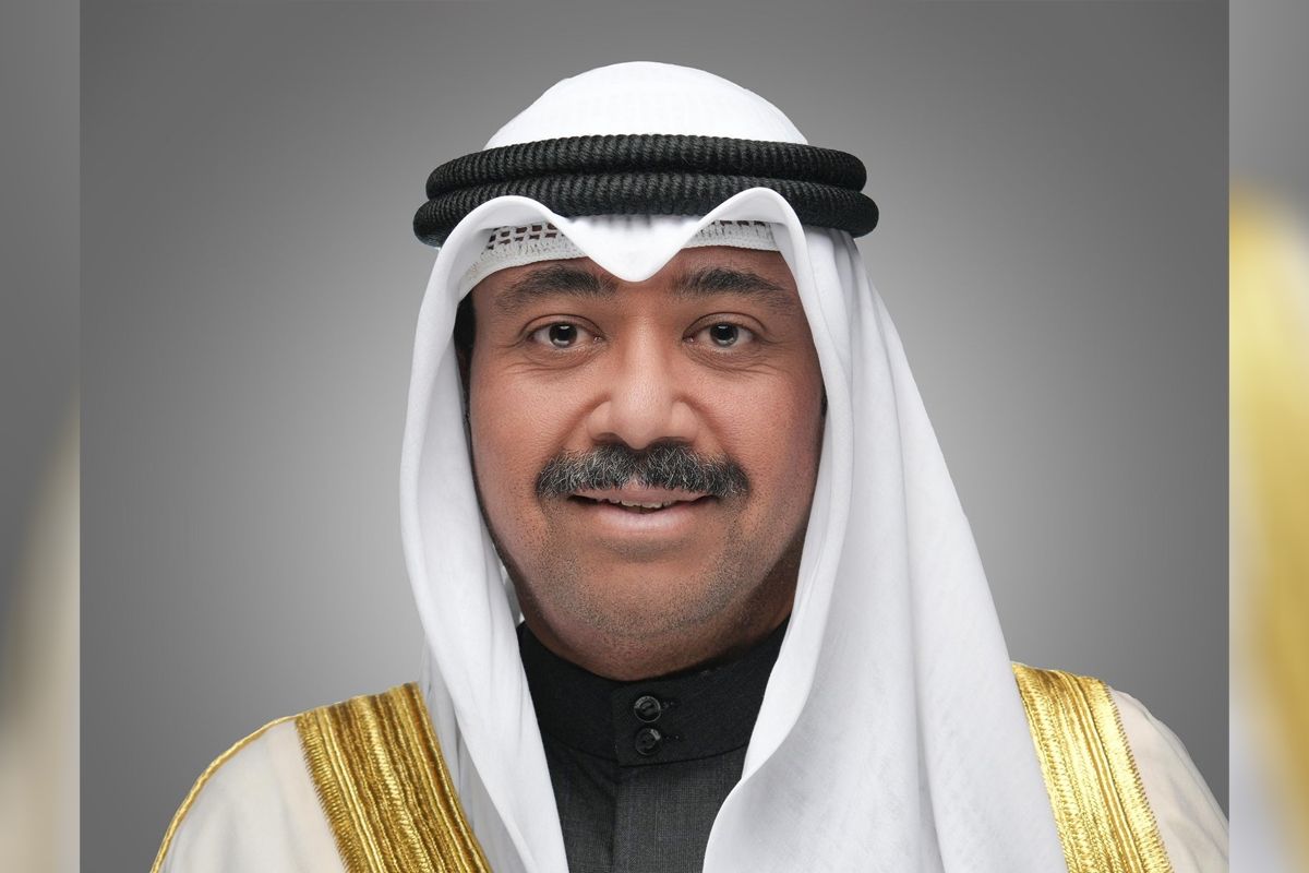 وزير الدفاع يغادر إلى السعودية في زيارة رسمية