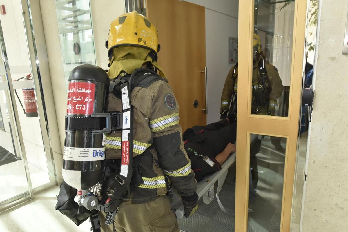 «الإطفاء» نفذت تمريناً عملياً في مؤسسة البترول الوطنية