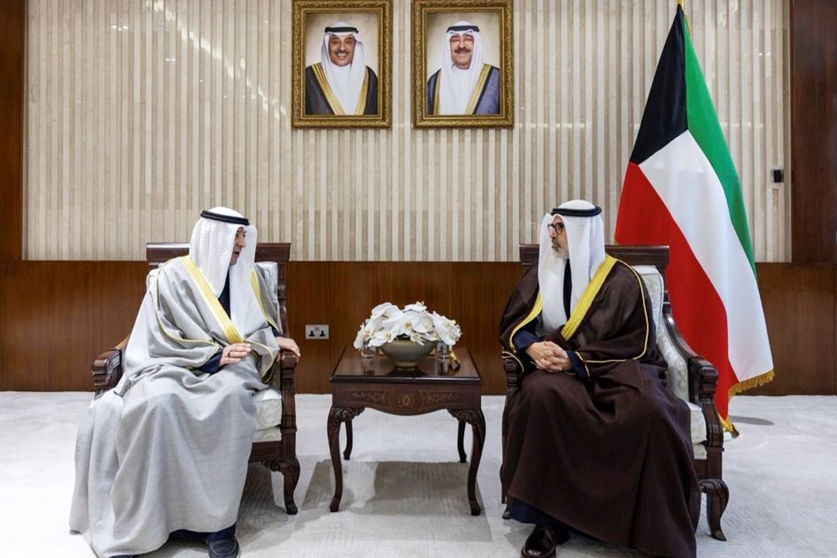 وزير الخارجية يبحث وأمين عام «التعاون» سبل دعم المنظومة الخليجية