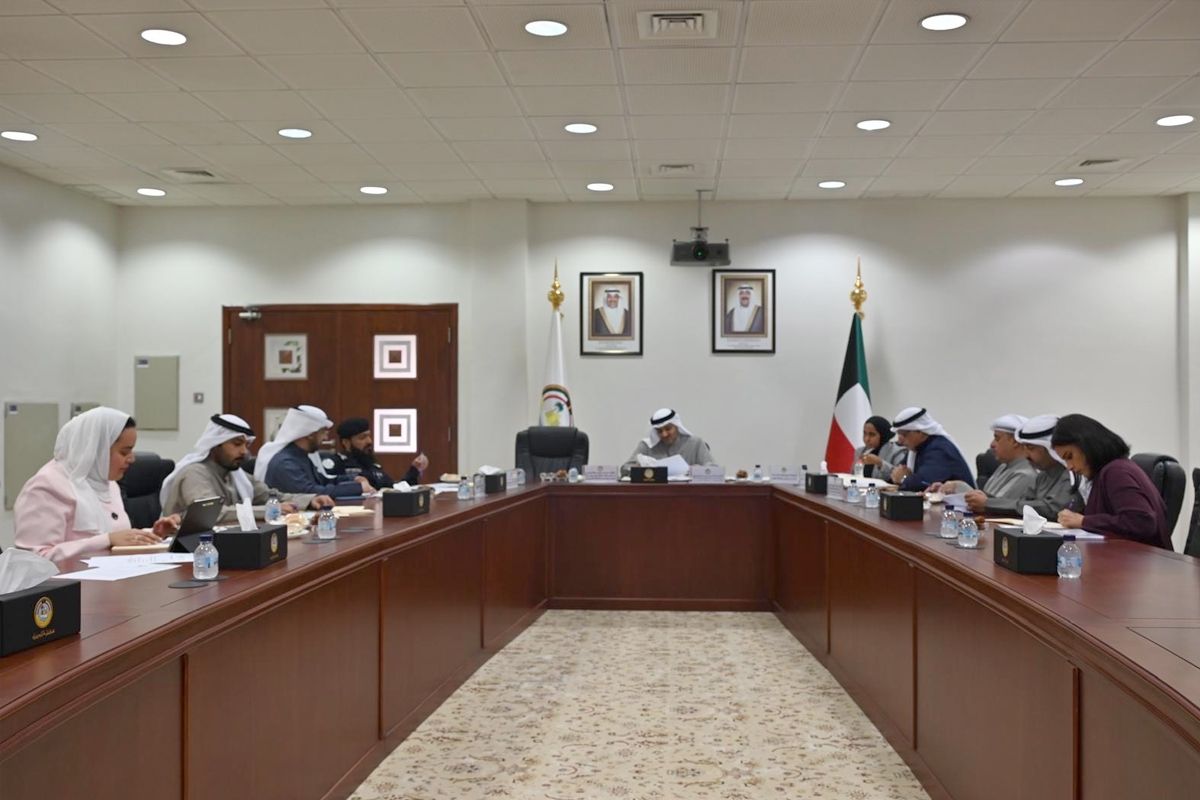 لجنة الشكاوى والمقترحات في محافظة الجهراء تناقش تطوير مستوى الخدمات