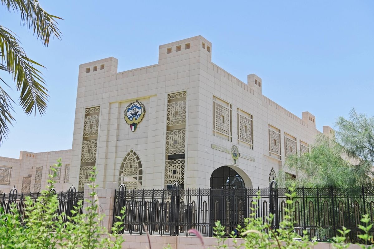 الكويت تدين وتستنكر بشدة الهجمات التي استهدفت منشآت مدنية وقوافل في السودان