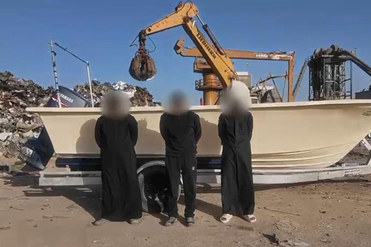 ضبط مواطن ومقيمان بصورة غير قانونية يمارسون الصيد الجائر
