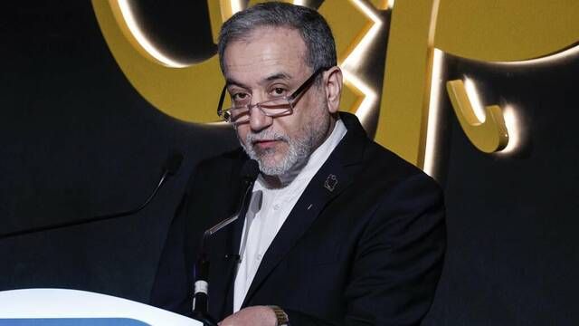 عراقجي: إيران تدرس مقترح أمريكا ولا نجري محادثات معها