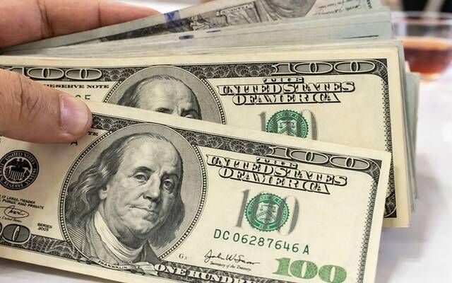 استقرار الدولار وسط مؤشرات متباينة حول إنهاء الحرب الإيرانية