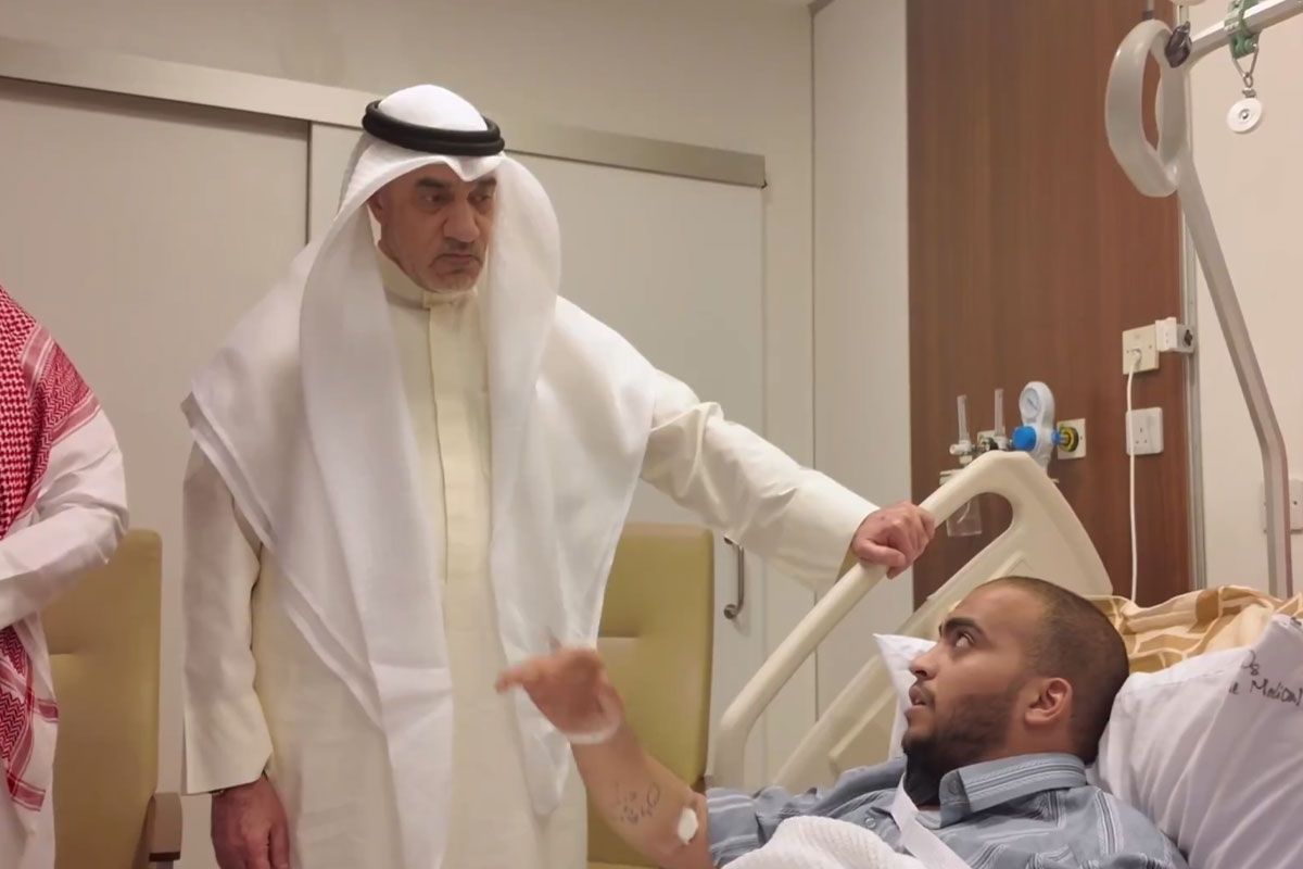 اليوسف زار مصابي وزارة الداخلية الذين أُصيبوا جراء العدوان الإيراني الآثم أثناء تأديتهم واجبهم الوطني في مواقعهم