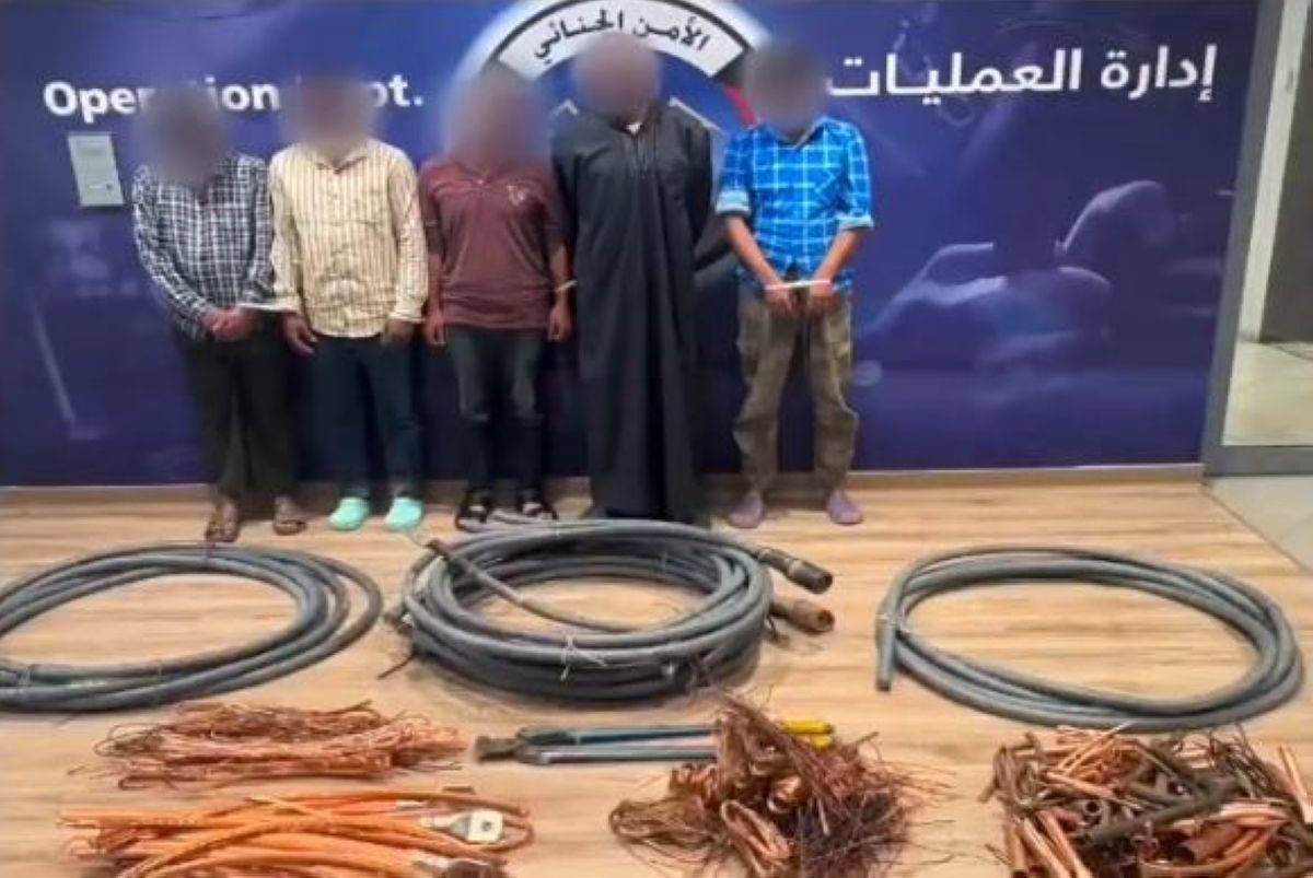 القبض على 5 متهمين من الجنسية المصرية والبنغلاديشية لسرقتهم كابلات كهربائية