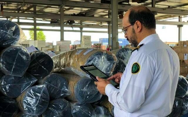 1198 عملية ضبط في المنافذ الجمركية خلال أسبوع.. أبرزها الأسلحة والمخدرات