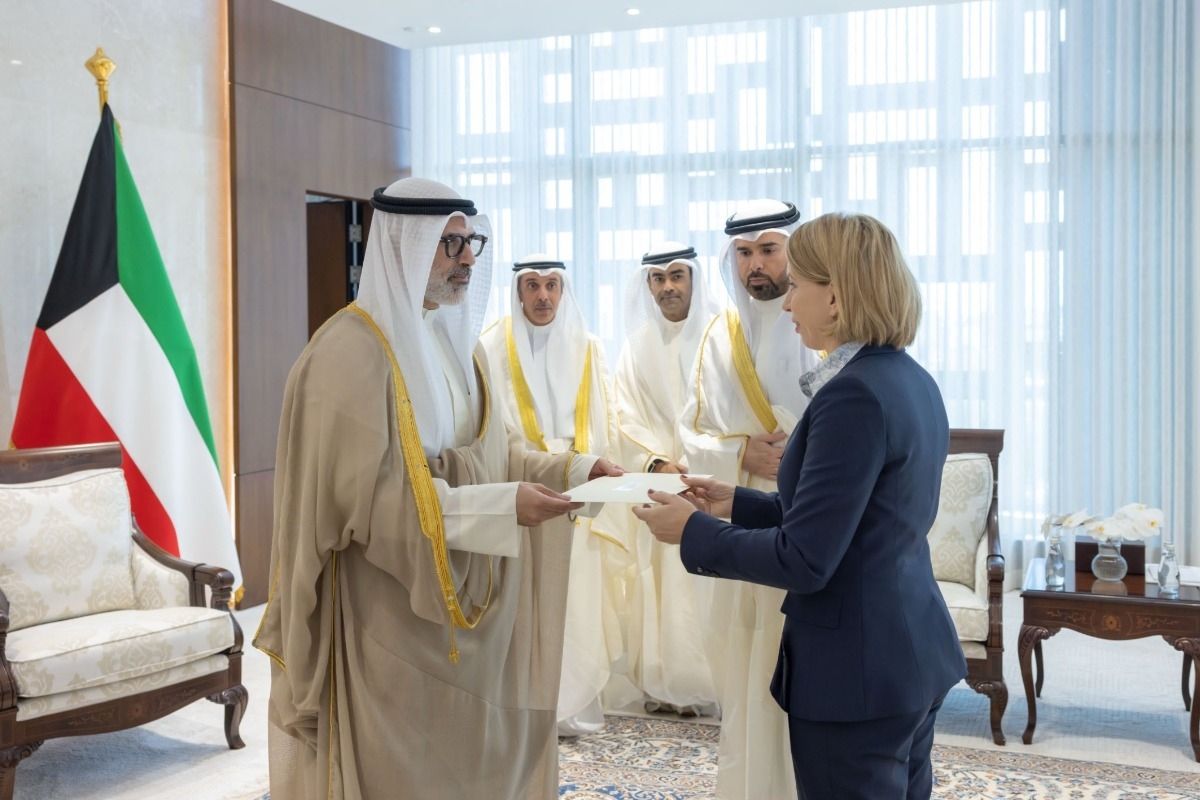 ‏وزير الخارجية يتسلم نسخة من أوراق اعتماد سفيرة أستراليا