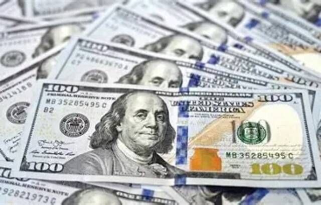تداول اليوم .. مكاسب جديدة للدولار مع صعود النفط وتقلبات السندات - بوابة مصر الجديدة