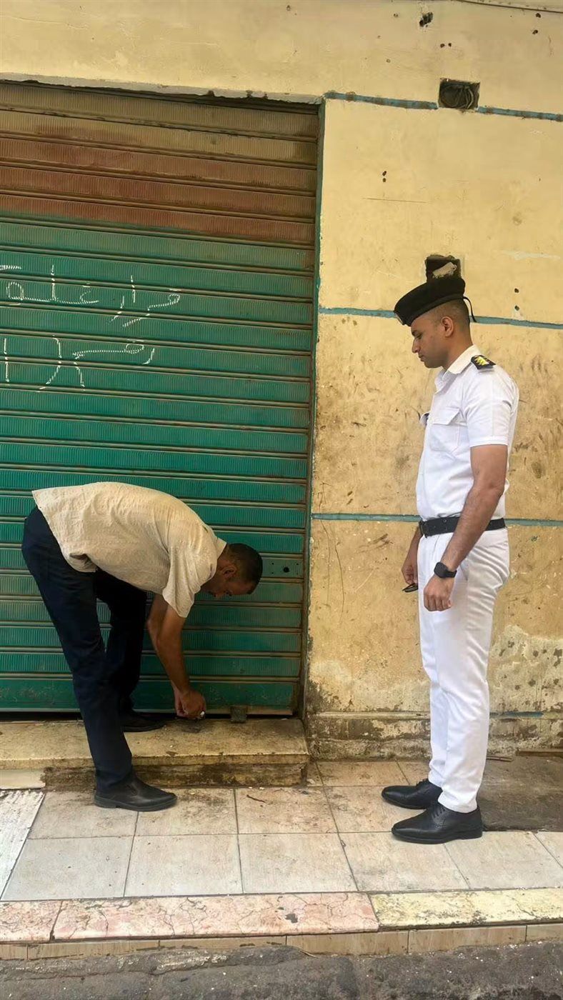 تشميع فوري، غلق 3 مخازن خردة داخل الكتلة السكنية بالغردقة