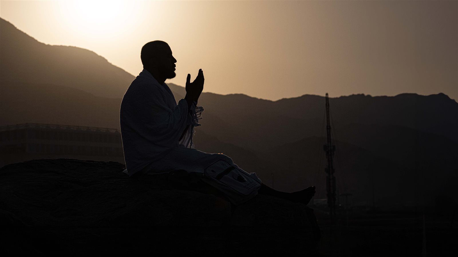 دعاء ليلة الجمعة الثالثة من ربيع الآخر لجمع الشمل وتأليف القلوب
