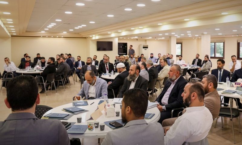 عدد من أعضاء لجنة متابعة تطبيق ميثاق وحدة الخطاب الإسلامي خلال اجتماع لبحث آليات ‏تفعيل مضامينه - 10 آب 2026 (سانا)