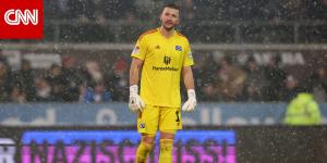 حارس يسجل بالخطأ في مرماه.. هدف "غريب" في الدوري الألماني