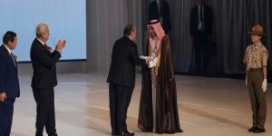 السعودية تتسلم راية إكسبو رسمياً من اليابان في حفل اختتام معرض أوساكا (صور)