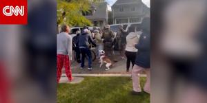 فوضى وألفاظ حادة لحظة اعتقال عناصر حرس الحدود مهاجرًا بدون وثائق ومواطنين أمريكيين