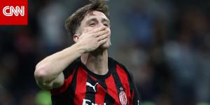 لاعب ميلان يثير جدلاً.. هذا ما فعله مع الحكم خلال مواجهة فريقه لروما