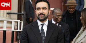 القصة الداخلية لزهران ممداني.. اجتماع سري مع "حزب العائلات" وكواليس مكالمة أوباما ولقاء ساندارز قبل انتصاره بنيويورك