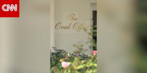 ظهور لافتة جديدة مكتوبة بخط ذهبي خارج المكتب البيضاوي