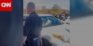 فيديو يرصد إصابة رجل بما يبدو نوبة صرع أثناء اعتقال لضباط الهجرة في أمريكا