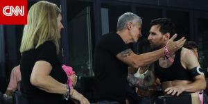 خطف الأنظار.. هذا ما فعله ميسي مع والديه بعد مباراة إنتر ميامي وناشفيل