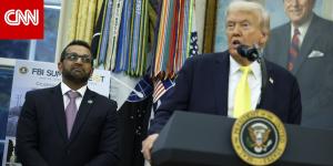 ترامب يرد بصورة على تقرير عن "التفكير في إقالة مدير FBI"