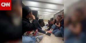 لحظة اقتحام ضباط أمريكيين مكتبة جامعة براون.. ورد فعل طلاب يحتمون داخلها