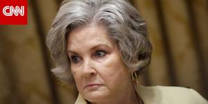 "يسعى للانتقام ويملك شخصية مدمن كحول".. صدمة من تصريحات كبيرة موظفي ترامب