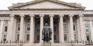 تراجع طفيف لعائدات سندات الخزانة الأمريكية لأجل 10 سنوات